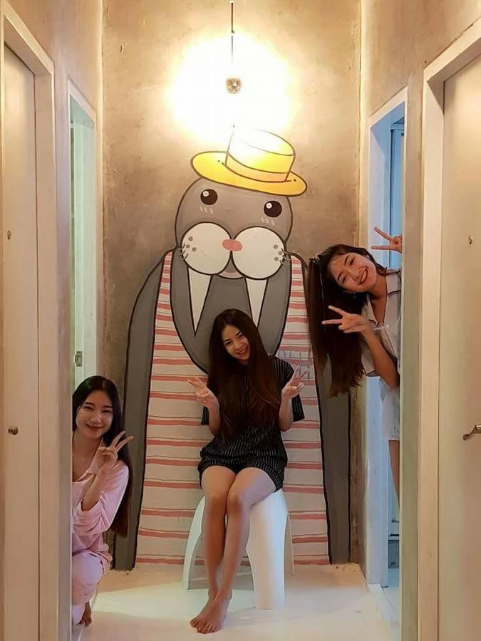 Pastelhouse Hostel (Adults Only) Bangkok Esterno foto